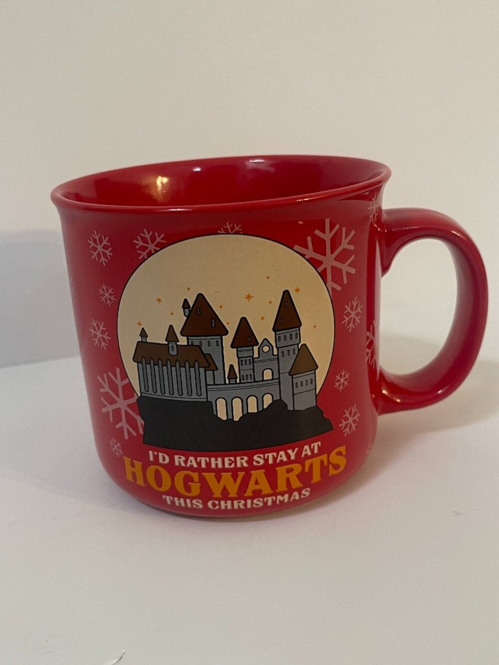 Silver Buffalo Harry Potter Hogwarts Christmas 20 Oz Mug